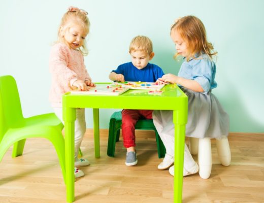 adjustable kids table