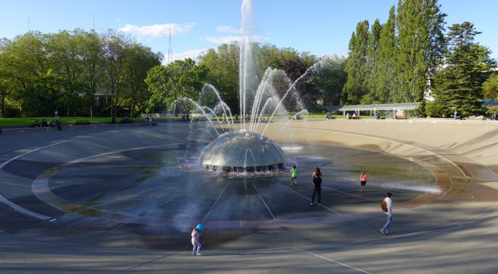 Seattle center fountain is a free outdoor activity for kids