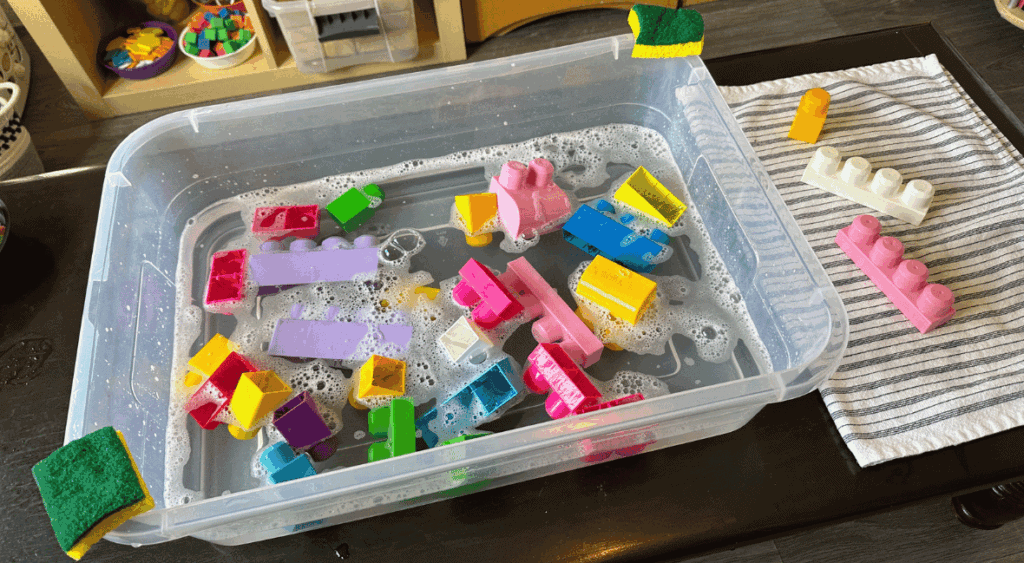 summer sensory bin for kids